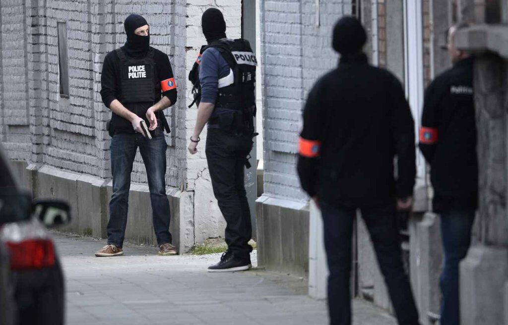Bruxelles in corso vasta operazione antiterrorismo