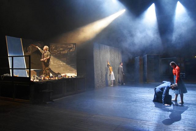 Prima nazionale al Verdi di Pisa per l'Infaust, che la imPerfect Dancers Company ha liberamente tratto dalla monumentale opera di Goethe. Privilegiato il lato intrigante del testo.