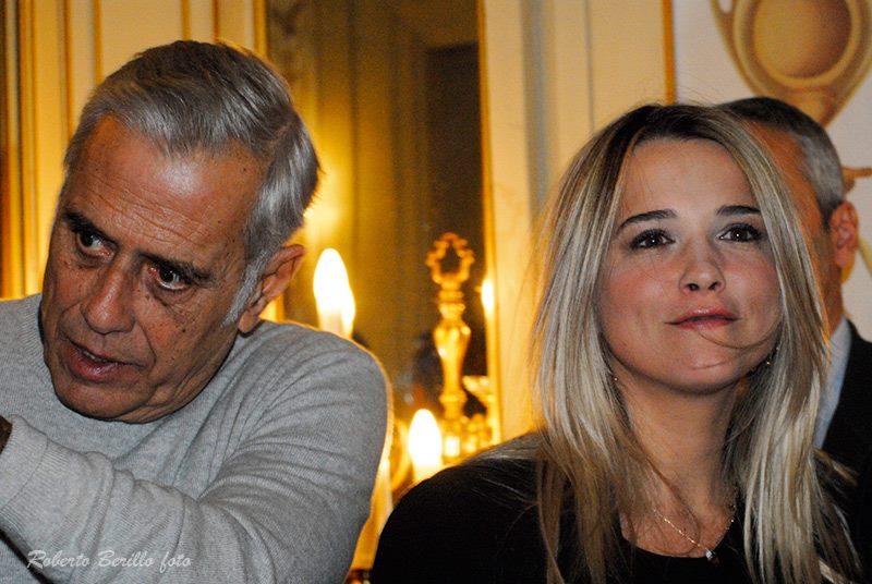 Teo Teocoli e Francesca Barra durante la conferenza stampa della trasmissione di Rai 1 l'anno che verrà a Potenza nella sontuosa cornice del Teatro Francesco Stabile in piazza Mario Pagano (ph. In24/R. Berillo).