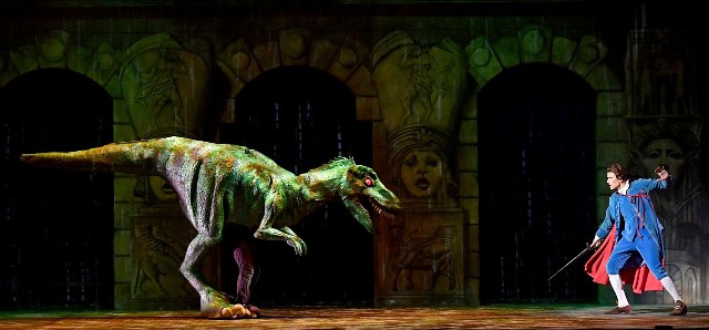 Una scena del Flauto magico, andato in scena a Livorno al Teatro Goldoni (ph. Augusto Bizzi).