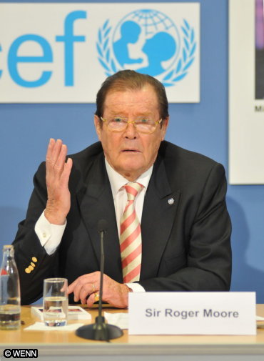 Roger Moore è stato dal 1991 ambasciatore Unicef.
