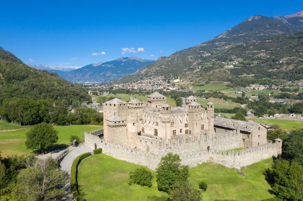 VALLE D'AOSTA-Castello di Fenis (foto Enrico Romanzi)