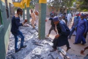 Raid di Boko Haram in alcuni villaggi di Borno in Nigeria la vigilia di Natale 2020 (ph. News Agency Nigeria).