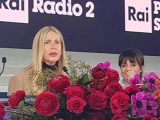 Sanremo, Alessia Marcuzzi canta Luis Miguel in conferenza stampa