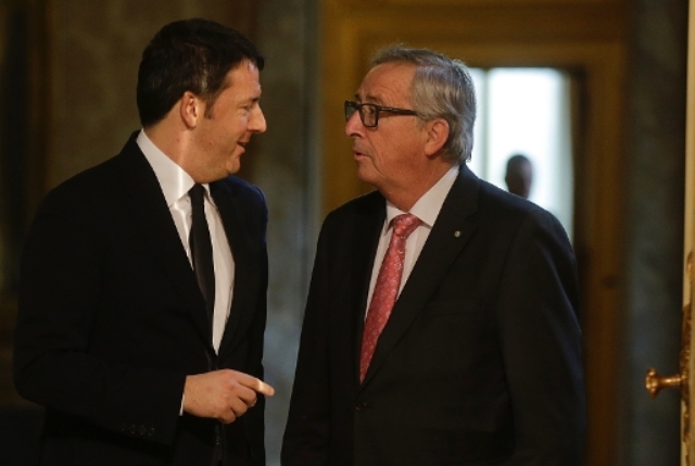 Juncker e Renzi, pace fatta su austerity e migranti Juncker e Renzi, pace fatta su austerity e migranti