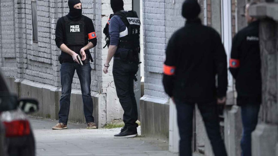 Bruxelles in corso vasta operazione antiterrorismo Bruxelles in corso vasta operazione antiterrorismo