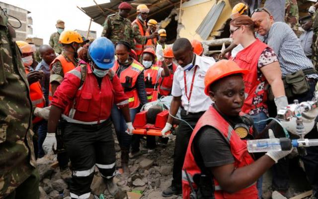 Kenya, 6 giorni sotto le macerie: salva