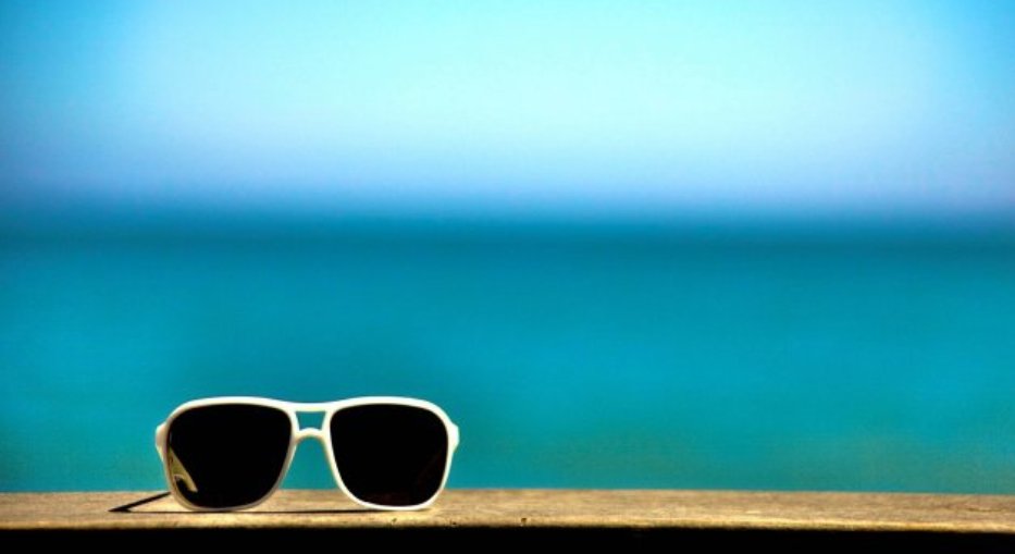 Occhiali da sole, quest’estate meglio piccoli
