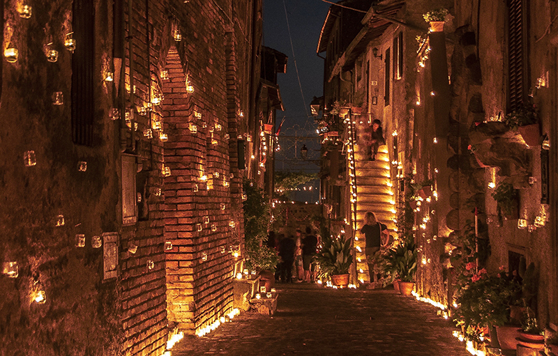 Notte delle Candele a Vallerano, suggestivo tuffo nel passato