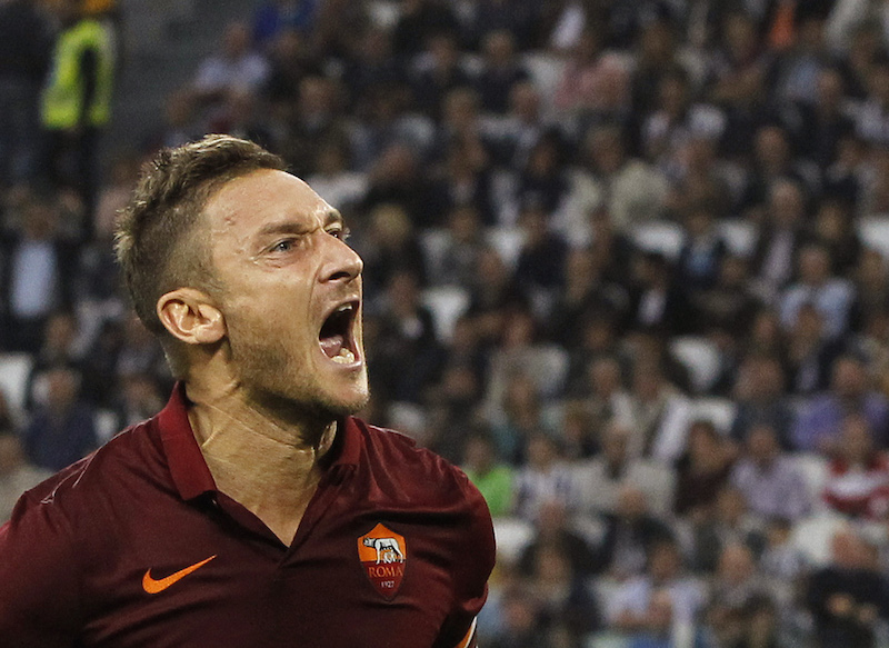 Totti dopo il diluvio! Roma e Napoli braccano la Juve