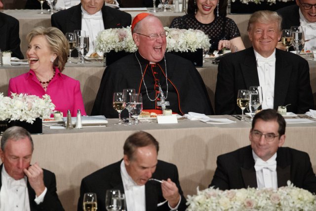Trump e Clinton, duello alla cena del cardinale