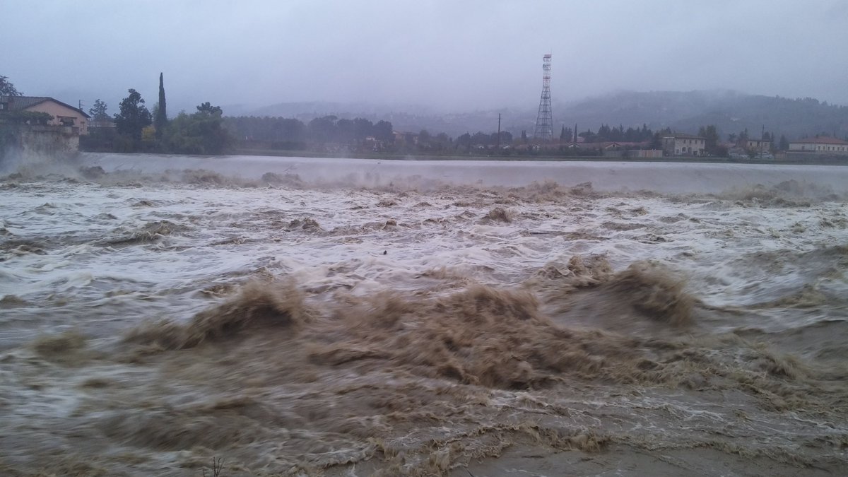 Maltempo, danni in Toscana: in arrivo la piena dell’Arno