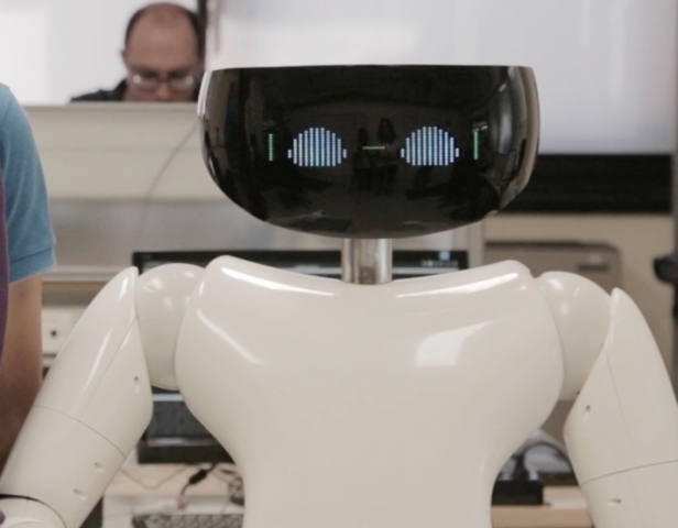 Arriva R1, il primo robot domestico tutto italiano