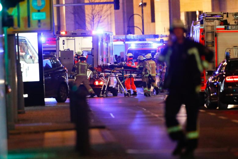 Un altro tir sulla folla: 9 morti a Berlino