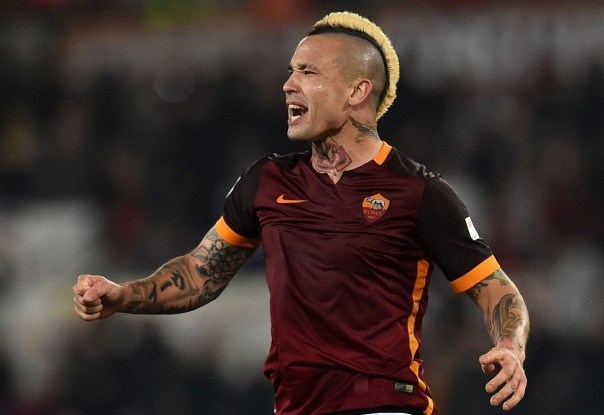 Nainggolan è una furia, la Roma bracca la Juventus. Giornata con tanti errori arbitrali