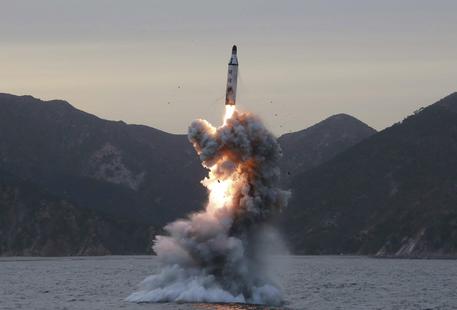 Ci risiamo: la Corea del nord lancia altri 4 missili contro il Giappone