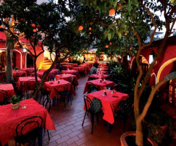 Il Giardino degli Aranci, l’ultimo locale storico dell’isola di Ischia