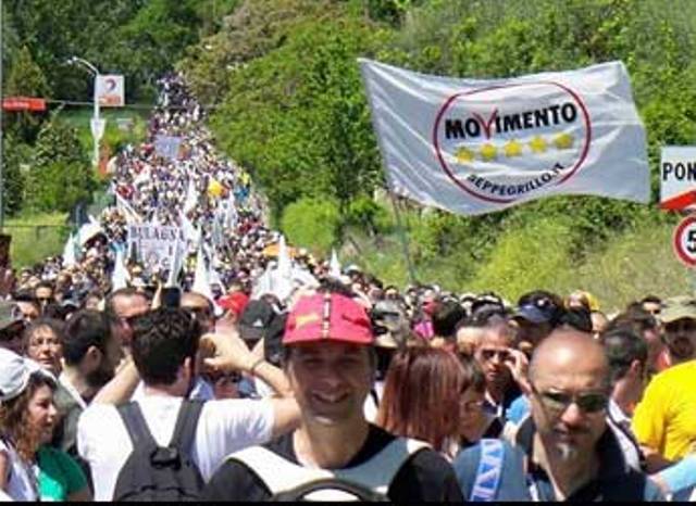Beppe Grillo in confusione: Reddito di Cittadinanza sì, governo no