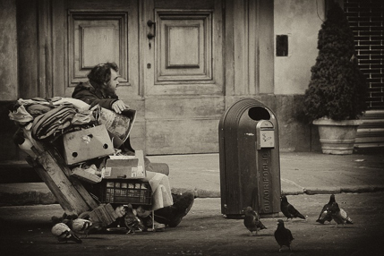 Rapporto sulla povertà in Toscana: indigente assoluta una famiglia su tre