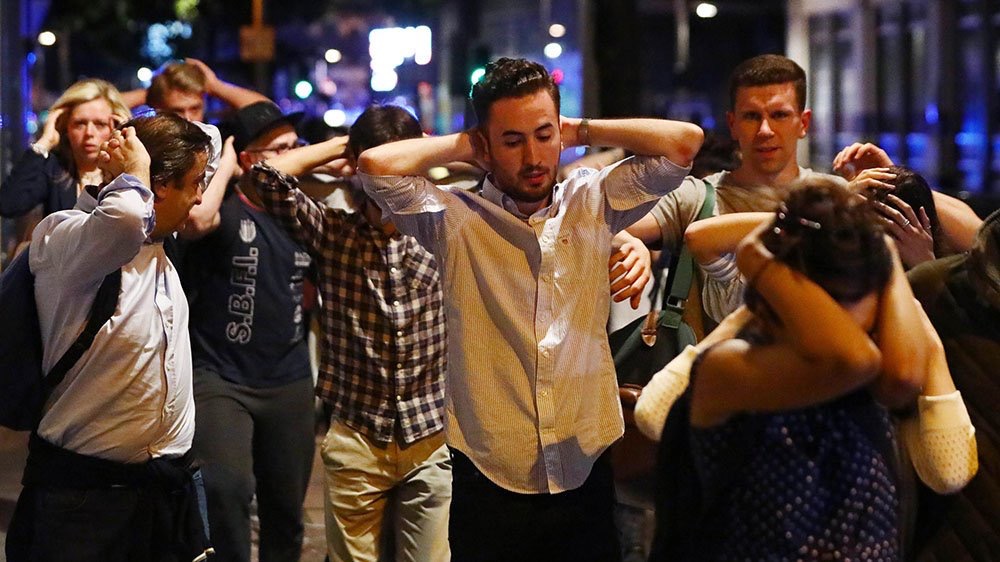 Londra sotto attacco, sette morti investiti e sgozzati