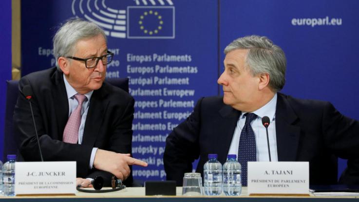 Aula vuota al Parlamento Ue, Juncker si infuria