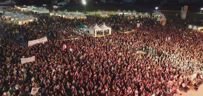 Rimini, dall’allegria del cinepanettone alla festa 5 stelle senza allegria
