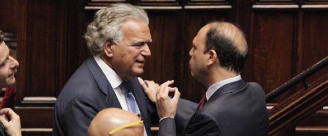 La “grande munnezza”: verdiniani e alfaniani “usurai parlamentari”