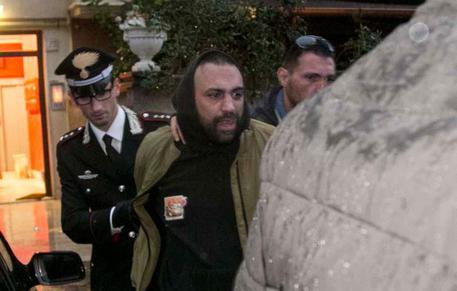 Ostia, blitz contro il clan Spada: l’accusa è Associazione mafiosa