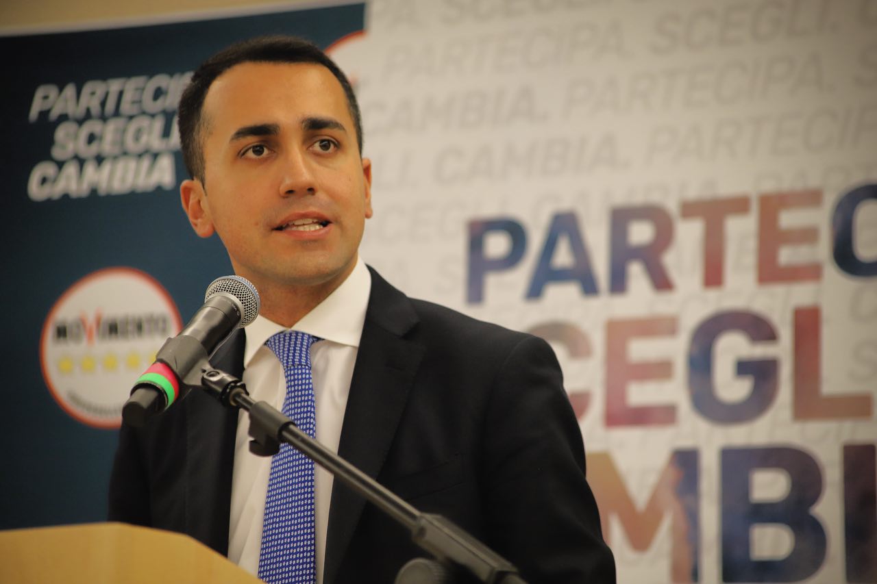 Reddito, dal M5s urge chiarezza. Taglio stipendi eletti, la Lega è contraria