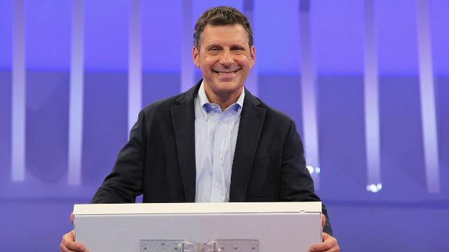 Tv e fan in lutto per la morte di Fabrizio Frizzi: era il conduttore gentile