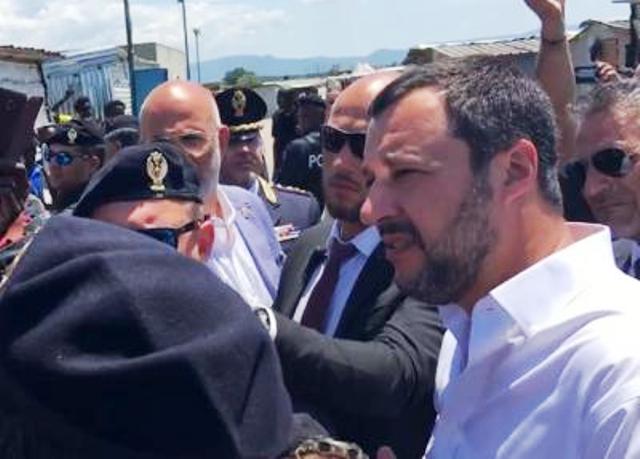 Migranti, nuovo braccio di ferro di Salvini a perdere. E i 5 Stelle stanno a guardare…