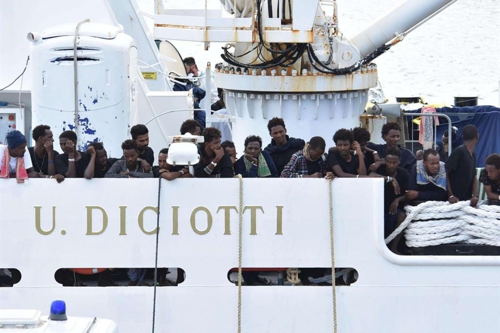 Caso Diciotti. Difendi l’interesse nazionale? Ti indago