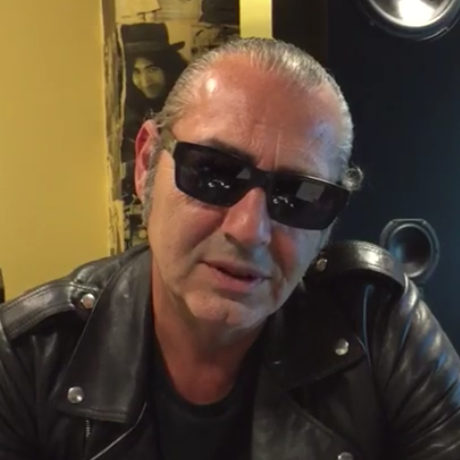 Luca Carboni torna a esibirsi dal vivo a Napoli: venerdì 26 ottobre alle ore 21 porta alla Casa della Musica lo “Sputnik Tour”