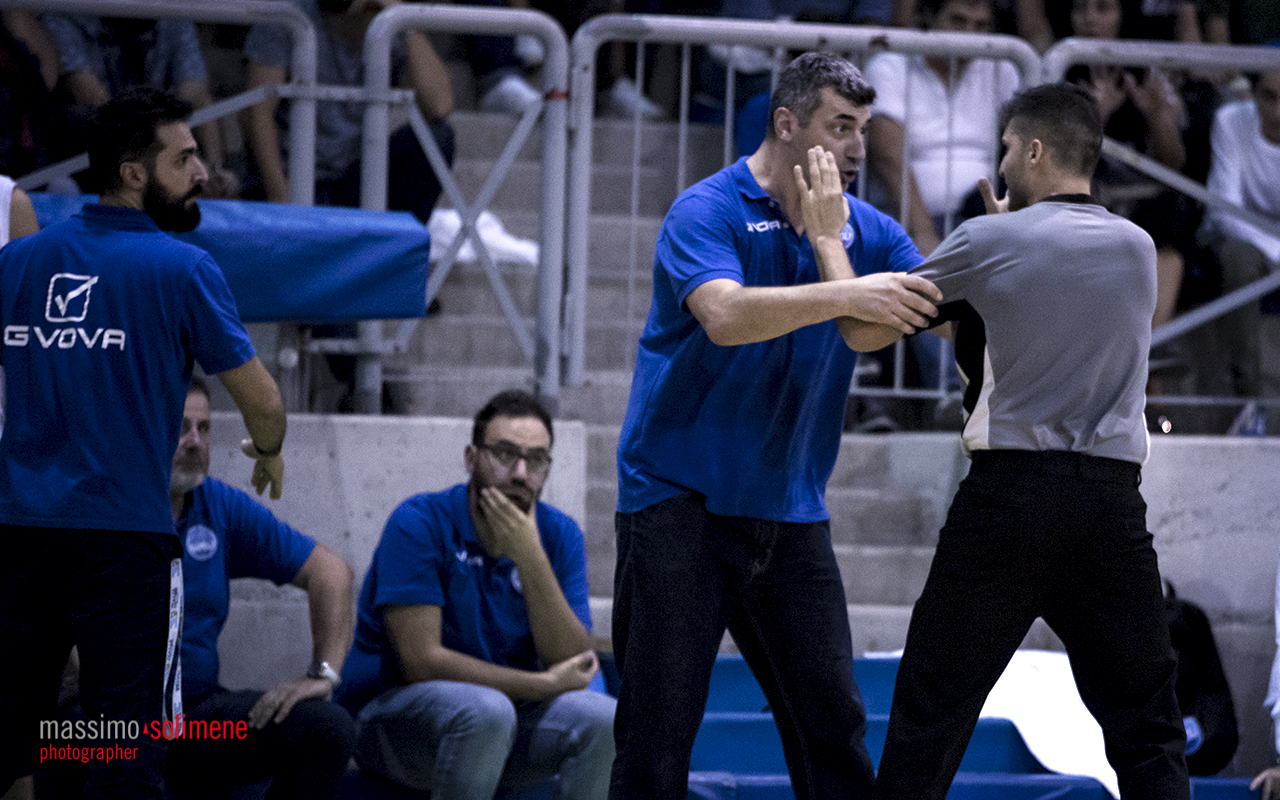 GeVi Napoli Basket, esordio casalingo amaro: Salerno batte gli azzurri 71-85