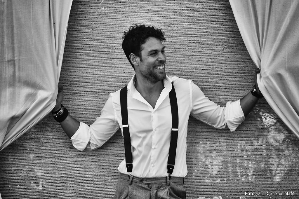 Aaron, il gigolò gentiluomo che lotta contro i pregiudizi