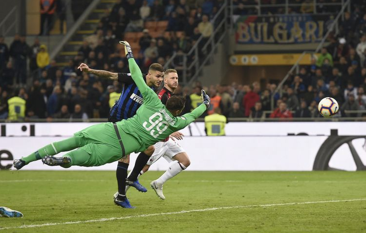 Donnarumma si addormenta e Icardi si prende il derby al 93′