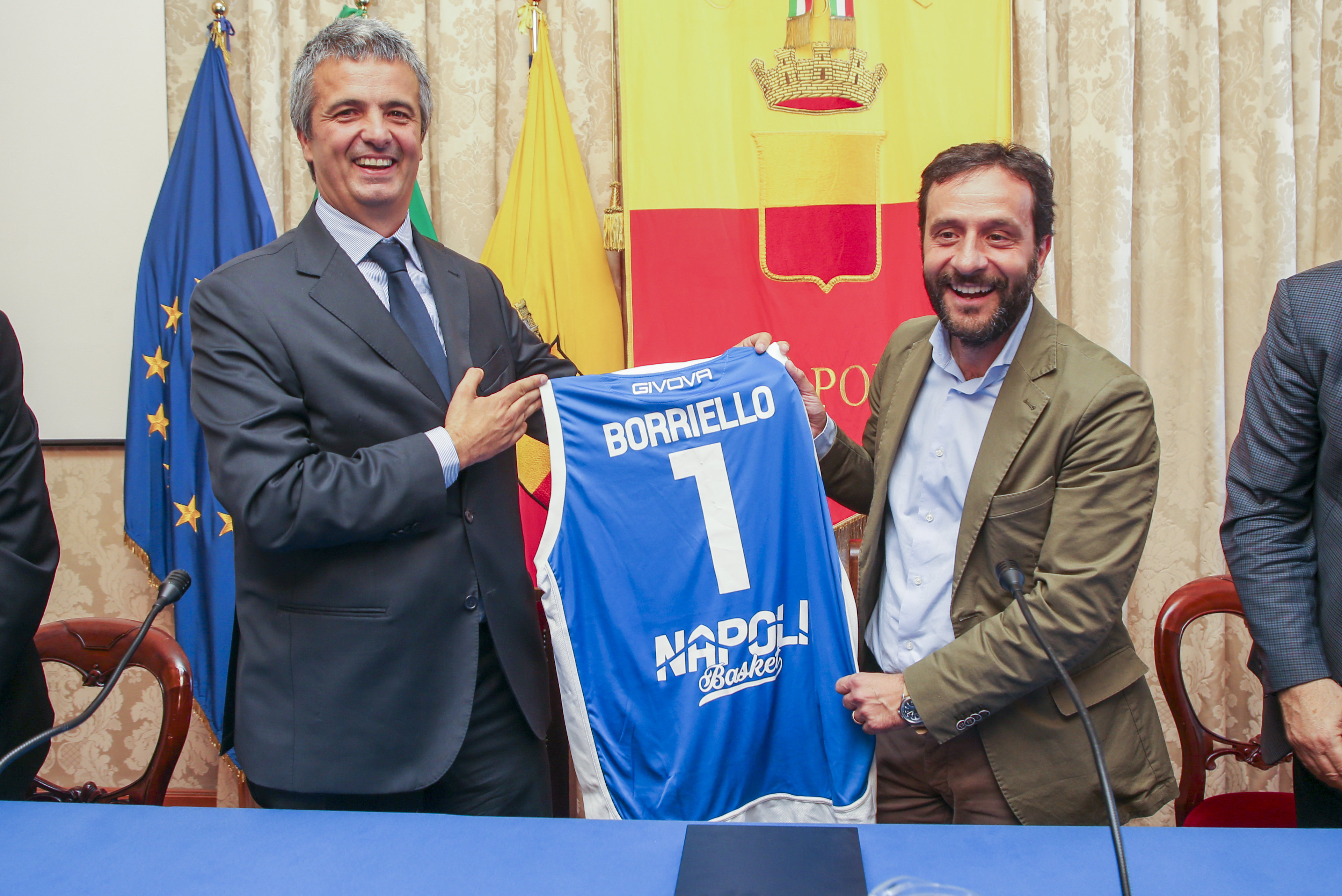 Napoli Basket a Palazzo San Giacomo.  Grassi : “Un pullman per i nostri tifosi a Casalnuovo”