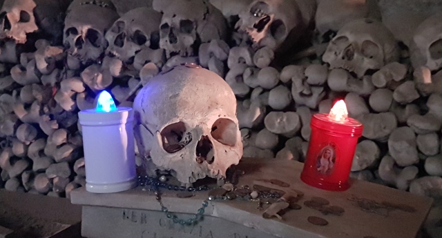 Da Halloween alla festa dei Morti, così il mondo unisce la vita e la morte