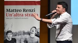 Matteo Renzi al Lingotto tra presentazione libro, urla e contorcimenti ricorda Crozza