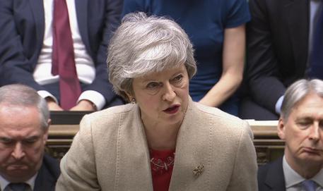 Brexit, la May cerca un accordo con l’opposizione