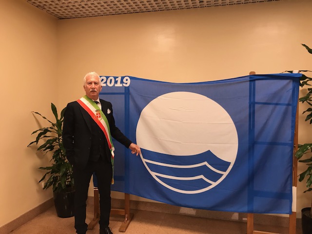 Pisa, sul litorale 4 Bandiere blu. E inizia la pulizia delle spiagge