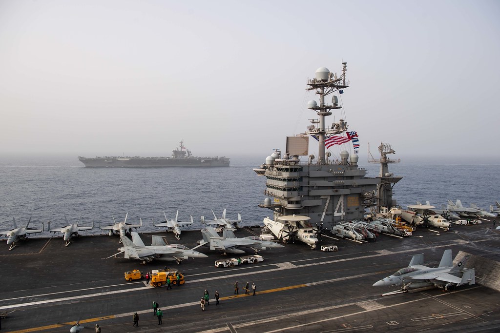 Medio Oriente, gli Usa schierano la flotta per spaventare l’Iran