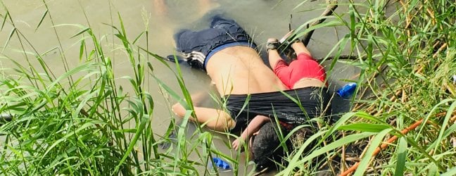 La Sea Watch 3 sfida la disumanità salviniana. Padre e figlio annegano mentre cercano di raggiugnere gli Usa