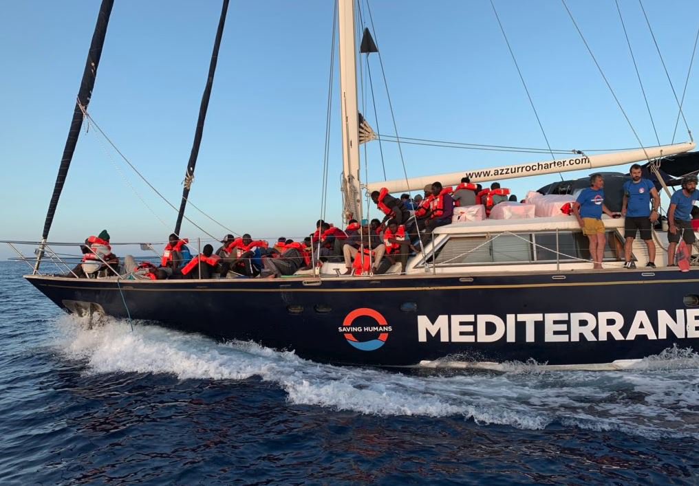 Salvini replica a Trenta, confiscato il veliero, l’Ong fa la voce grossa con l’Italia