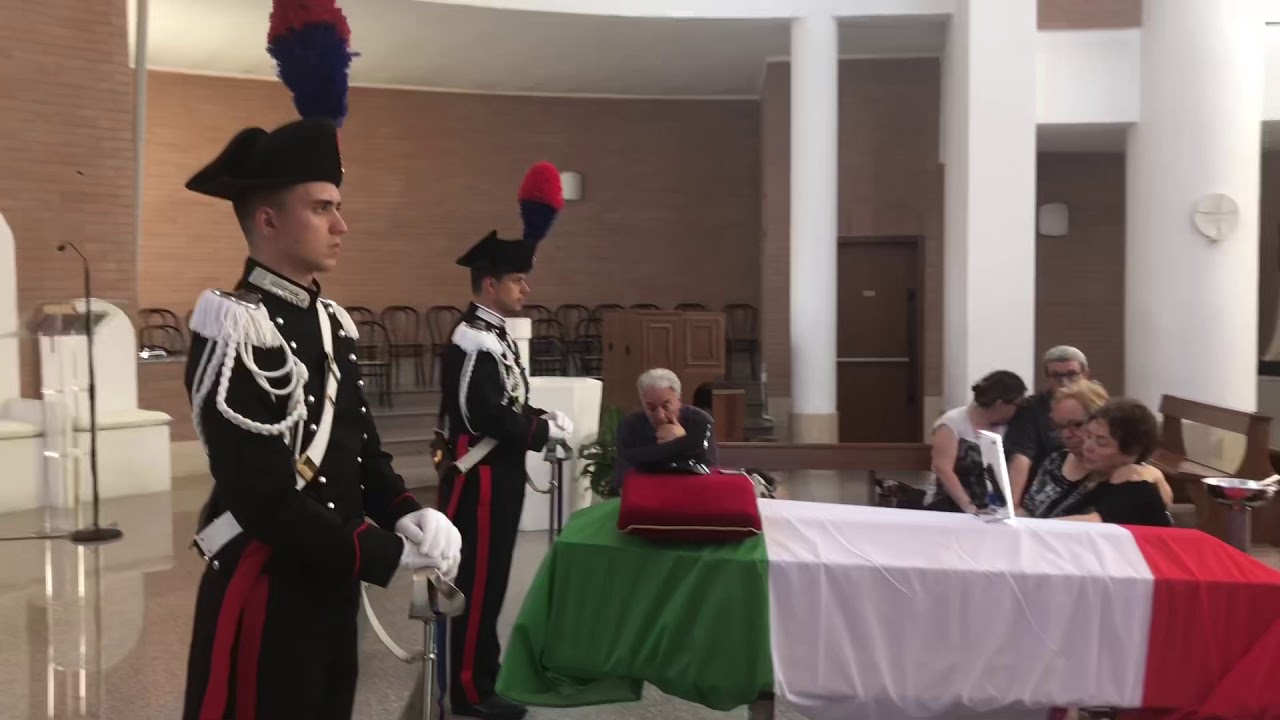 Carabiniere ucciso funerali in diretta e certezze in differita