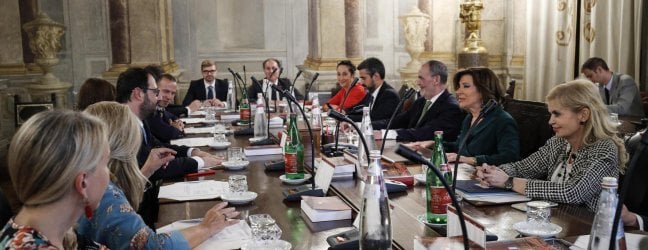 Di frontre al Bulldozer-Salvini M5s e Pd fanno di necessità virtrù. E mettono in cantiere nuovo Governo