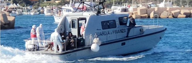 Il “Pirlacchione”: “Finché resterò Ministro non sbarcherà nessuno!”. Poi Conte ordina e Lui obbedisce