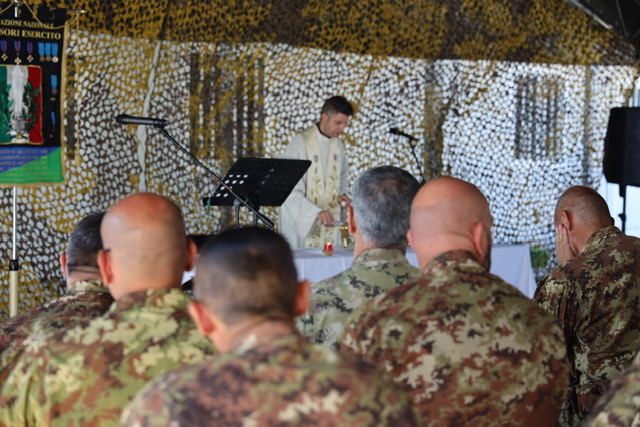Gli incursori dell’Esercito nel giorno della memoria: «Presenti!»