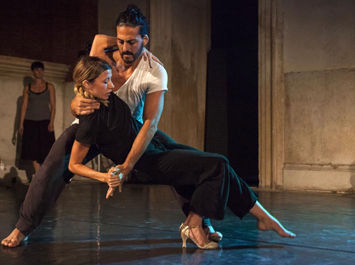 CENERE CENERENTOLA in prima nazionale al Verdi di Pisa