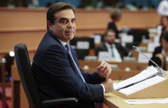 Immigrazione, incontro Di Maio-Schinas: per ora solo dichiarazioni d’intenti